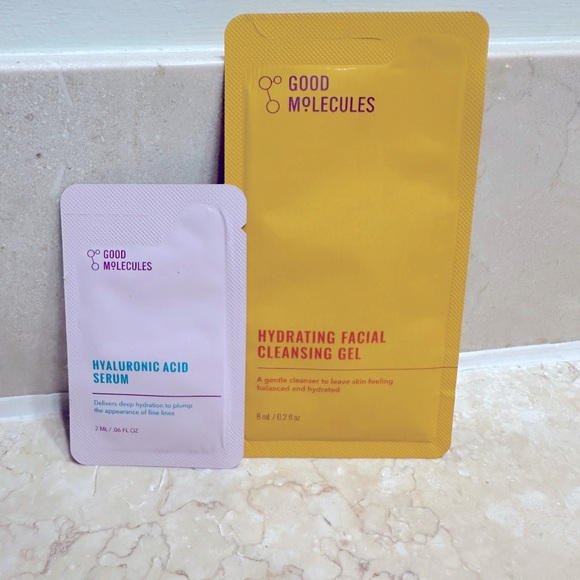 ⭐️5 for $10 Good Molecules cleansing gel + hyaluronic acid serum - Picture 1 of 2